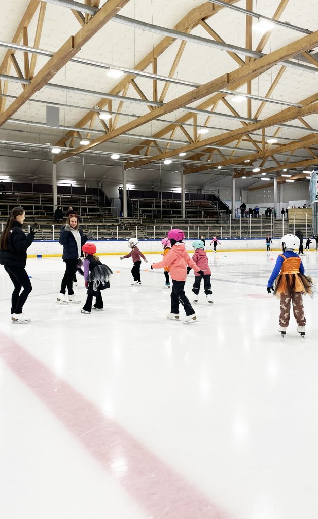 Luistelukoulun Halloween